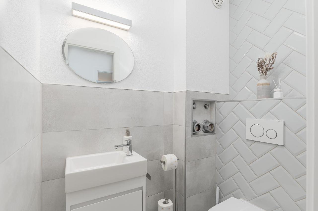 Cruwzo - Fantastic Apartment With Balcony And Parking Waiblingen  ภายนอก รูปภาพ