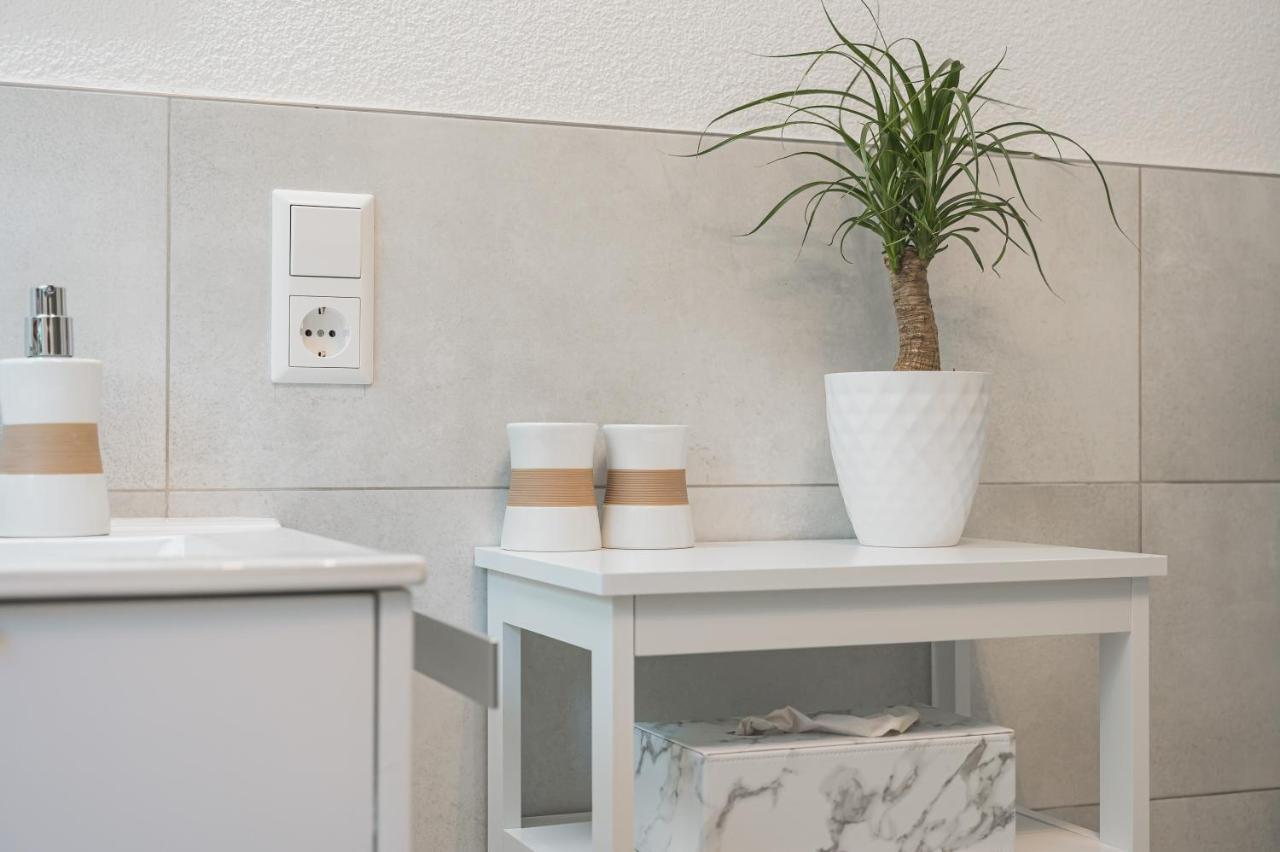 Cruwzo - Fantastic Apartment With Balcony And Parking Waiblingen  ภายนอก รูปภาพ